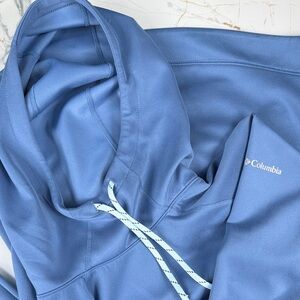 Women’s Columbia Sky Blue Hooded Pullover size Small like New